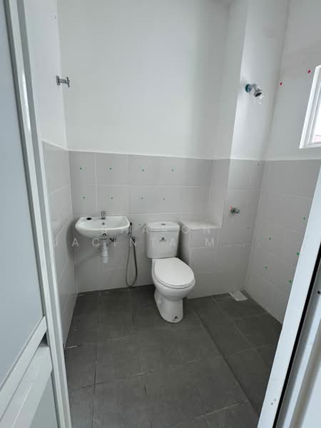 Rumah Teres 2 Tingkat untuk Dijual di Seremban (Negeri Sembilan) - Sharon Jacinta Mary Pinto - Bathroom - PropertyGuru.com.my