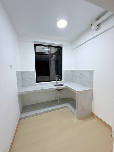 Flat for Sale at Taman Tan Sri Yaacob - Alviss Tay - Kitchen - PropertyGuru.com.my
