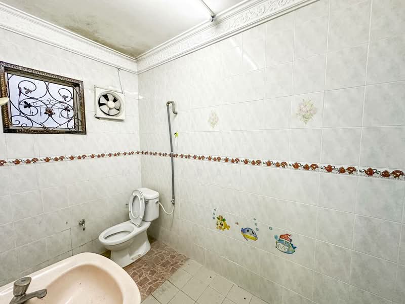 Rumah Teres 2 Tingkat untuk Dijual di Kota Damansara (Selangor) - Mahirah . - Bathroom - PropertyGuru.com.my