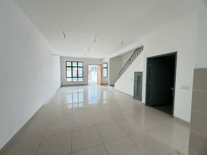 Rumah Teres 2 Tingkat untuk Dijual di Bandar Baru Permas Jaya (Permas Jaya) - Kok Hui - Living Room - PropertyGuru.com.my