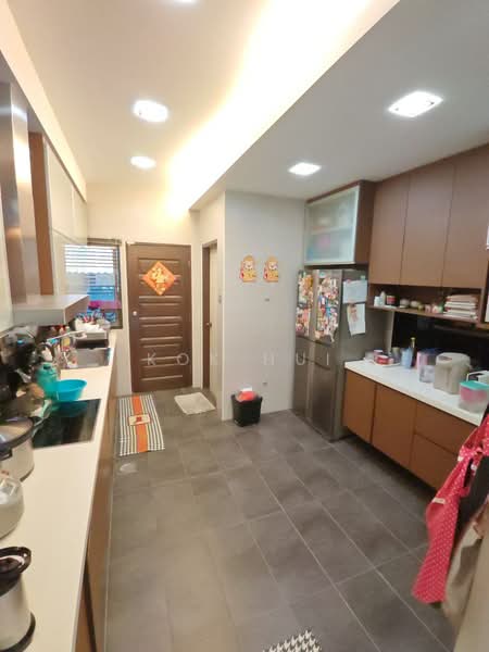 2-storey Terraced House for Sale in Taman Molek (Johor Bahru) - Kok Hui - Kitchen - PropertyGuru.com.my