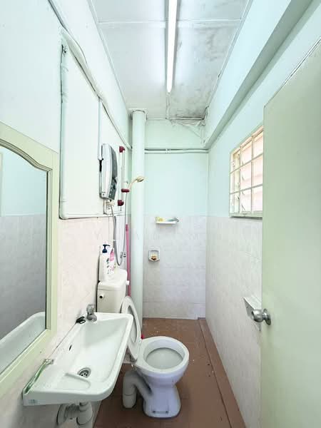 Pangsapuri untuk Dijual di Casa Ria Apartment - Yean Ma - Bathroom - PropertyGuru.com.my