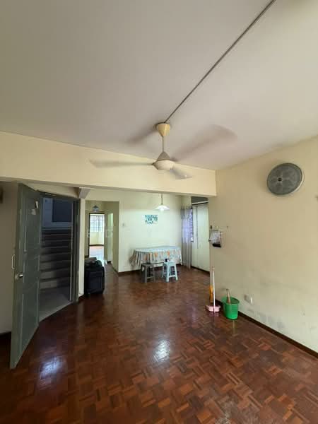 Kondominium untuk Dijual di Bella Vista - Eddy Lee - Living Room - PropertyGuru.com.my