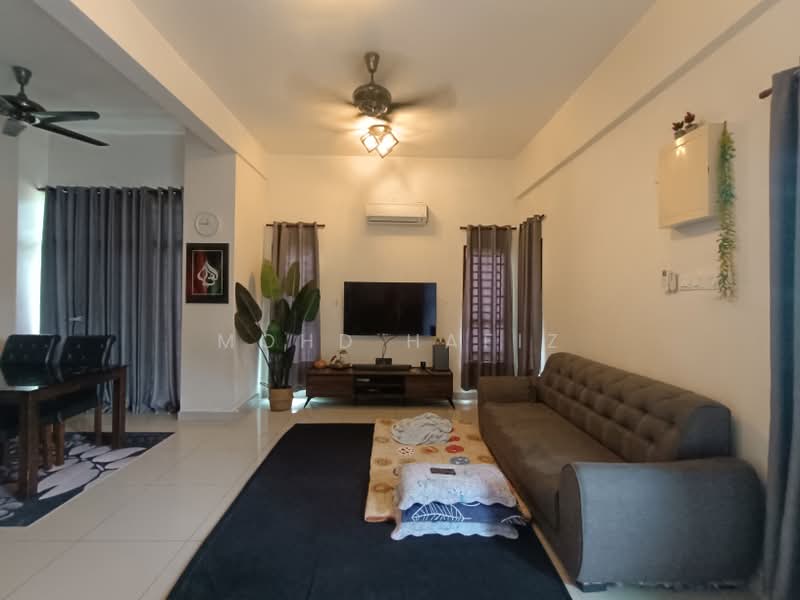 Rumah Berkembar untuk Dijual di Banting (Selangor) - Mohd Hafiz - Living Room - PropertyGuru.com.my