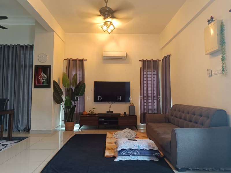 Rumah Berkembar untuk Dijual di Banting (Selangor) - Mohd Hafiz - Living Room - PropertyGuru.com.my