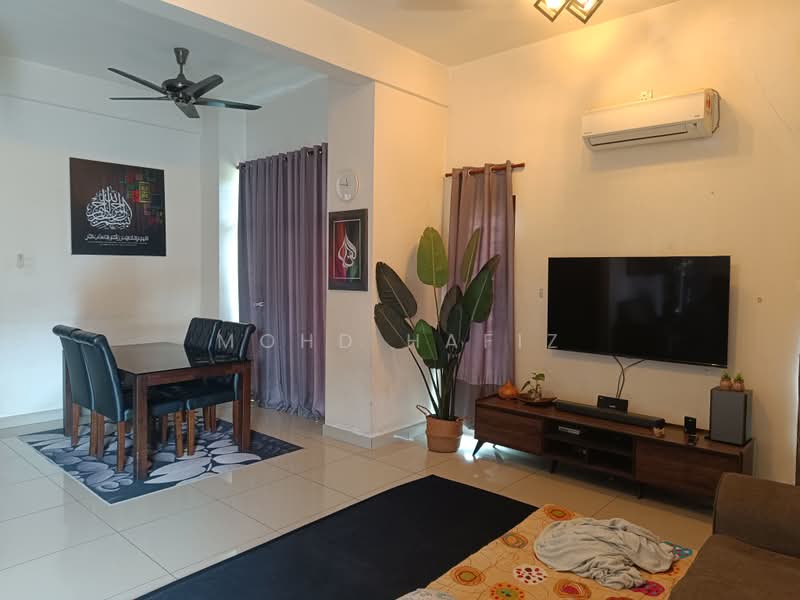 Rumah Berkembar untuk Dijual di Banting (Selangor) - Mohd Hafiz - Living Room - PropertyGuru.com.my