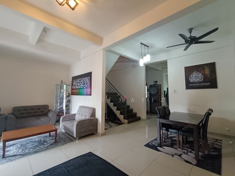 Rumah Berkembar untuk Dijual di Banting (Selangor) - Mohd Hafiz - Living Room - PropertyGuru.com.my