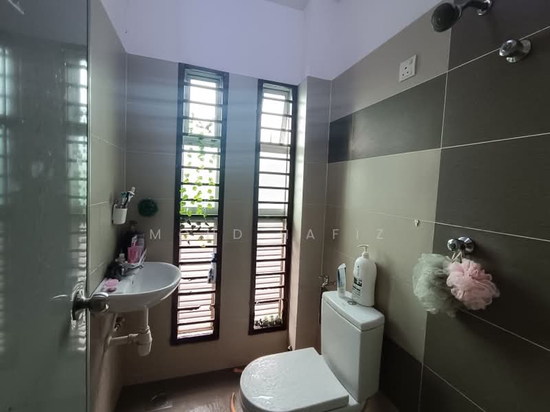 Rumah Berkembar untuk Dijual di Banting (Selangor) - Mohd Hafiz - Bathroom - PropertyGuru.com.my