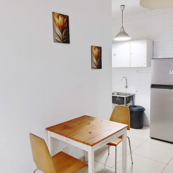 Servis Apartment untuk Disewa di De Centrum Residences - Eiffel Lai - Dining Room - PropertyGuru.com.my