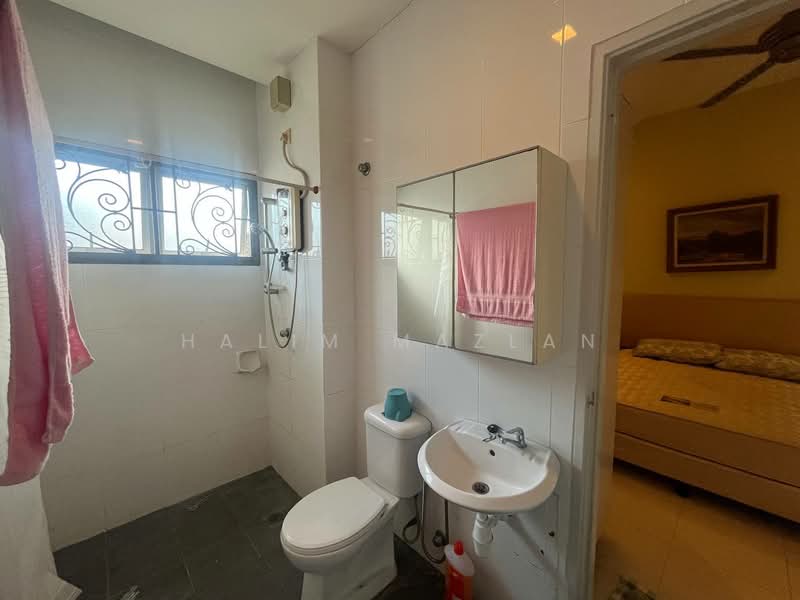 Rumah Banglo untuk Dijual di Seremban 2 (Negeri Sembilan) - Halim Mazlan - Bathroom - PropertyGuru.com.my