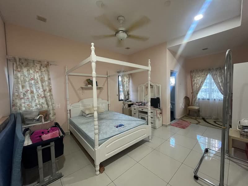 Rumah Banglo untuk Dijual di Seremban 2 (Negeri Sembilan) - Halim Mazlan - Bedroom - PropertyGuru.com.my
