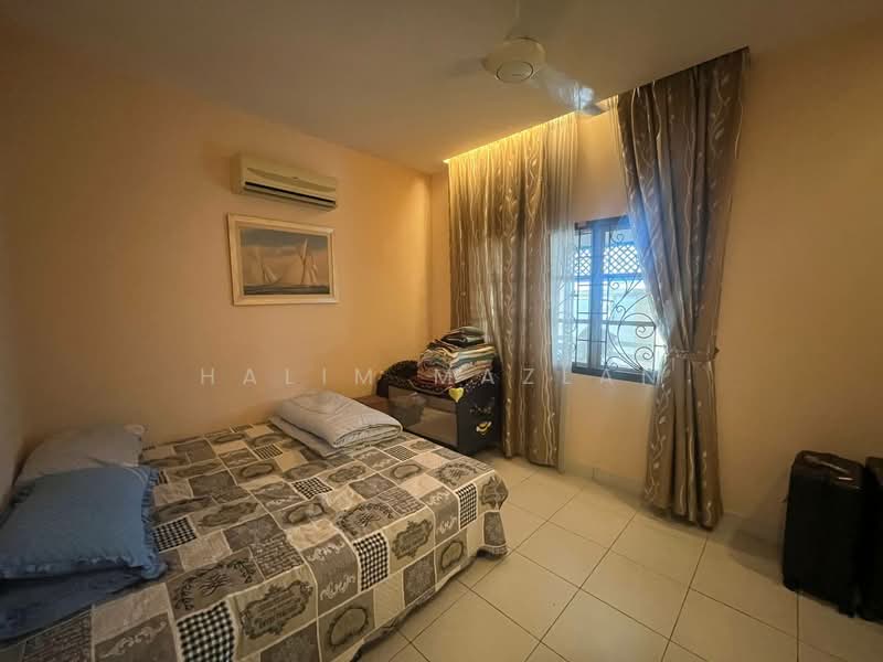 Rumah Banglo untuk Dijual di Seremban 2 (Negeri Sembilan) - Halim Mazlan - Bedroom - PropertyGuru.com.my