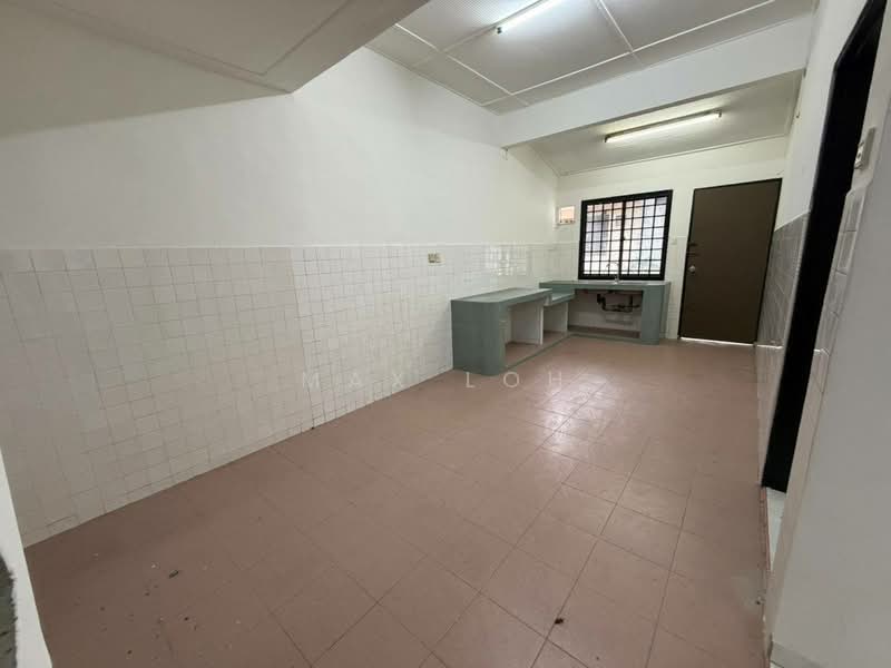 Rumah Teres 1 Tingkat untuk Dijual di Taman Johor Jaya (Johor Bahru) - Max Loh - Kitchen - PropertyGuru.com.my