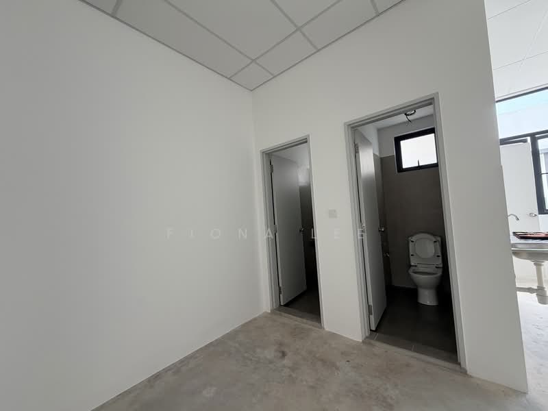Shop / Office for Rent in Bandar Gamuda Cove (Dengkil) - Fiona Lee - Bathroom - PropertyGuru.com.my
