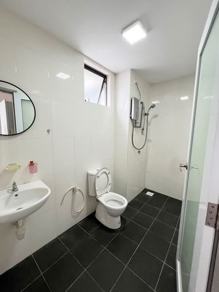 Kondominium untuk Disewa di Ivory Residence - Eiffel Lai - Bathroom - PropertyGuru.com.my