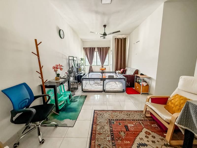 Pangsapuri untuk Dijual di Seri Akasia - Ashraff Daniel - Living Room - PropertyGuru.com.my