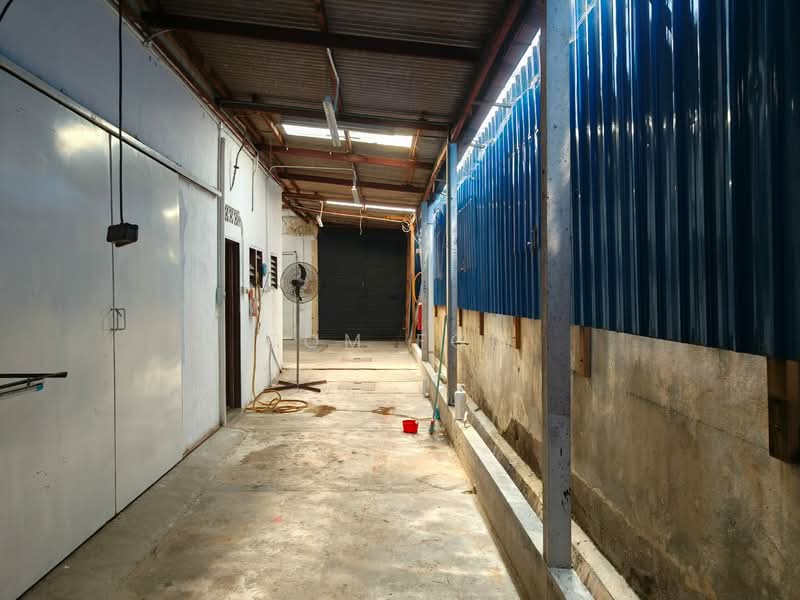 Warehouse for Rent in Kampung Cheras Baru (Ampang) - Tom Foo - Corridor - PropertyGuru.com.my