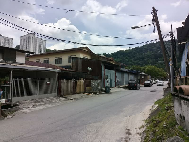 Warehouse for Rent in Kampung Cheras Baru (Ampang) - Tom Foo - Exterior - PropertyGuru.com.my