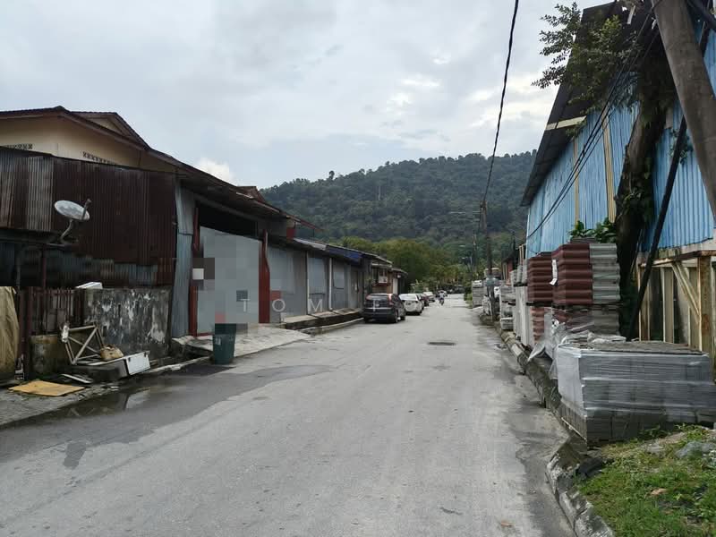 Warehouse for Rent in Kampung Cheras Baru (Ampang) - Tom Foo - Exterior - PropertyGuru.com.my