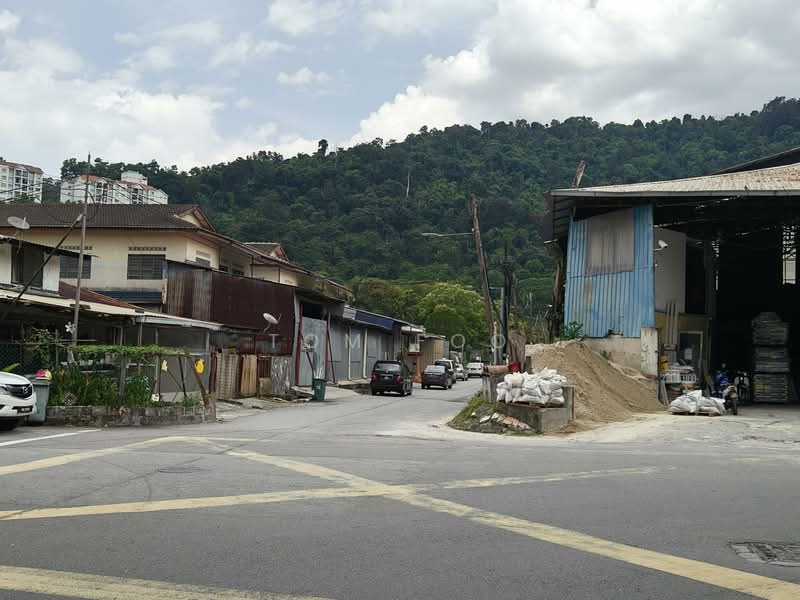 Warehouse for Rent in Kampung Cheras Baru (Ampang) - Tom Foo - Exterior - PropertyGuru.com.my