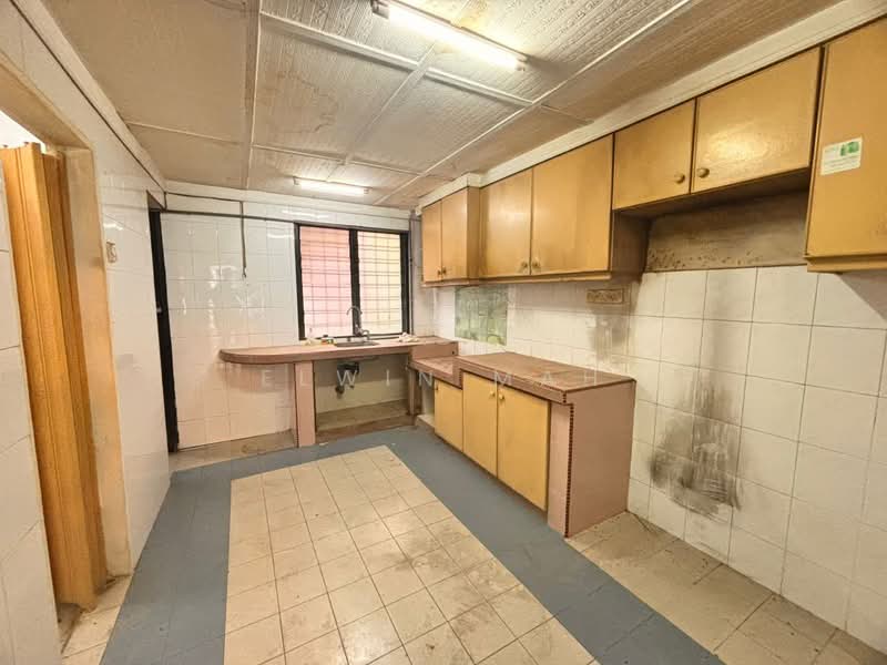 Rumah Teres 2 Tingkat untuk Dijual di Bandar Country Homes (Rawang) - Elwin Mah - Kitchen - PropertyGuru.com.my