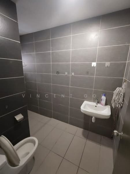 Kondominium untuk Dijual di The Henge - Vincent Goh - Bathroom - PropertyGuru.com.my