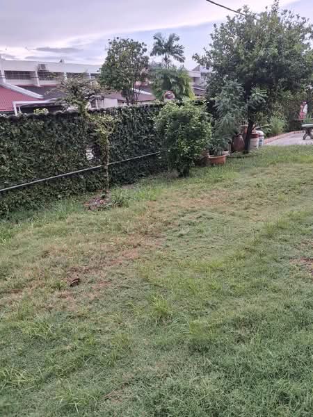Rumah Teres untuk Dijual di Taman Mayang (Petaling Jaya) - Alice Goh - Spacious land area - PropertyGuru.com.my
