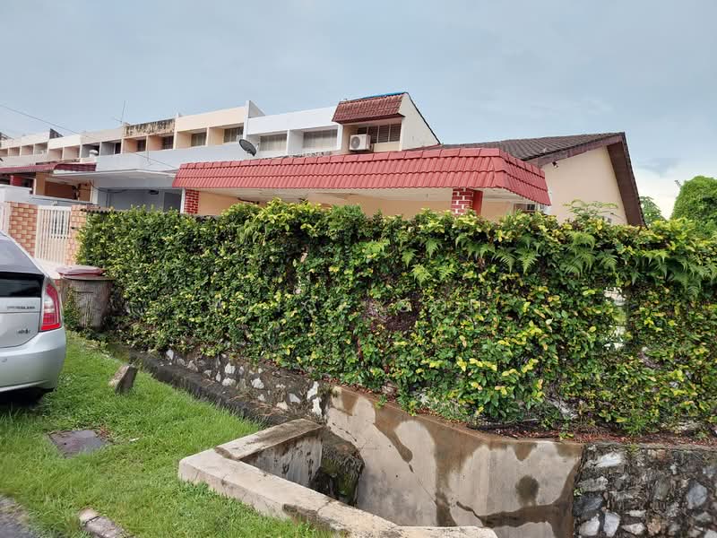 Rumah Teres untuk Dijual di Taman Mayang (Petaling Jaya) - Alice Goh - Exterior - PropertyGuru.com.my