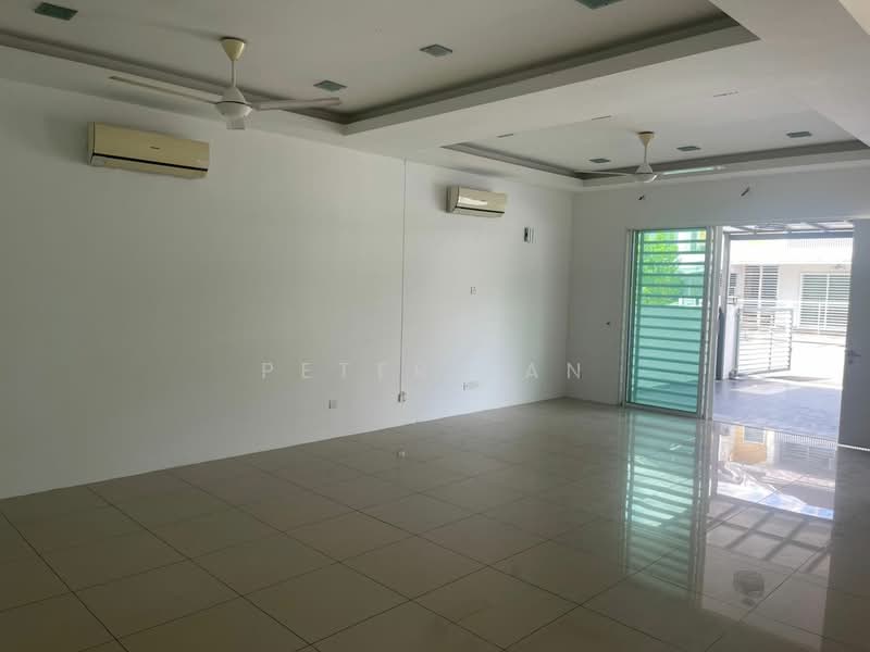 Rumah Teres 2 Tingkat untuk Dijual di Kajang (Selangor) - Peter Tan - Living Room - PropertyGuru.com.my