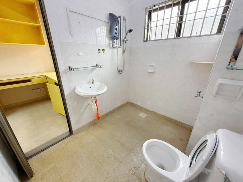 Rumah Teres 2 Tingkat untuk Disewa di Permas Jaya (Johor Bahru) - Mavis Hew - Bathroom - PropertyGuru.com.my