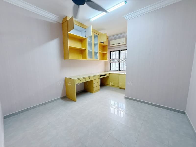 Rumah Teres 2 Tingkat untuk Disewa di Permas Jaya (Johor Bahru) - Mavis Hew - Study - PropertyGuru.com.my