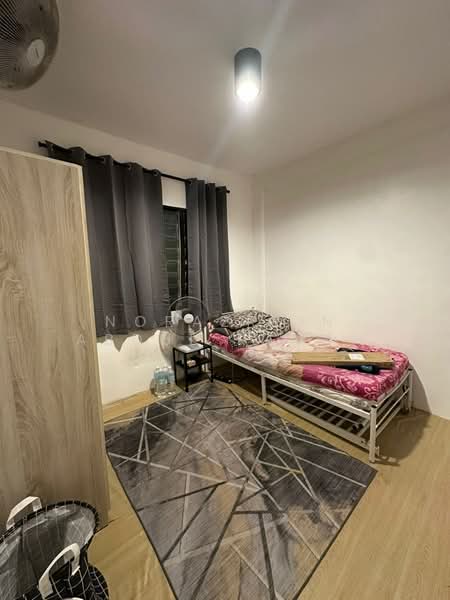 Flat for Rent at Flat PKNS Section 7 - Norazrein Abdul Raman - Bedroom - PropertyGuru.com.my