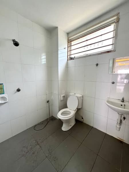 Rumah Teres 2 Tingkat untuk Dijual di Bangi (Selangor) - Ashraff Daniel - Bathroom - PropertyGuru.com.my