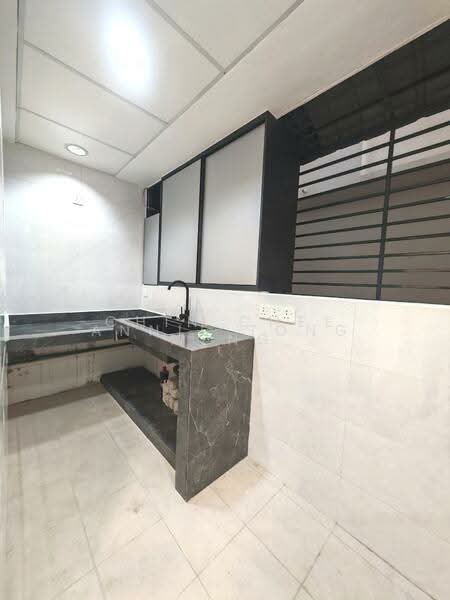 Servis Apartment untuk Dijual di Axis Crown - Annie Tong - Kitchen - PropertyGuru.com.my
