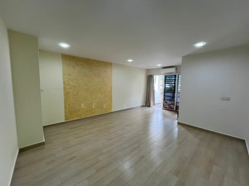 2-storey Terraced House for Sale in Taman Putra (Ampang) - Key Ling - Living Room - PropertyGuru.com.my