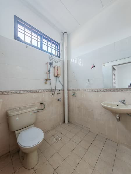 2-storey Terraced House for Sale in Taman Desa Tebrau (Tebrau) - Jojo Chung - Bathroom - PropertyGuru.com.my