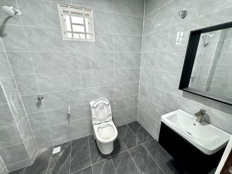 2-storey Terraced House for Sale in Taman Garing Utama (Rawang) - Elwin Mah - Bathroom - PropertyGuru.com.my