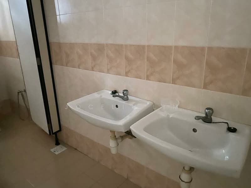 Office for Rent in KLCC (KL City Centre) - Jocelin Lim - Bathroom - PropertyGuru.com.my