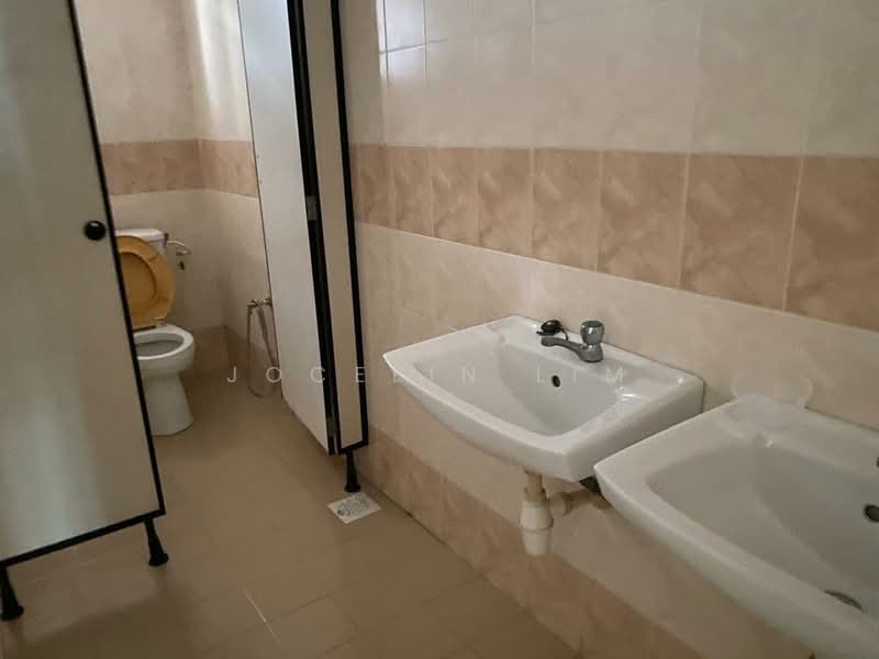 Office for Rent in KLCC (KL City Centre) - Jocelin Lim - Bathroom - PropertyGuru.com.my