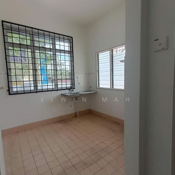 Rumah Banglo untuk Dijual di Bukit Beruntung (Serendah) - Elwin Mah - Kitchen - PropertyGuru.com.my