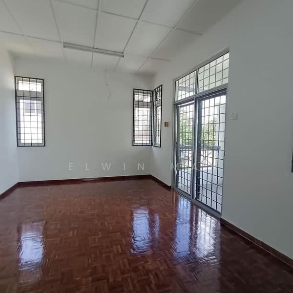 Rumah Banglo untuk Dijual di Bukit Beruntung (Serendah) - Elwin Mah - Living Room - PropertyGuru.com.my