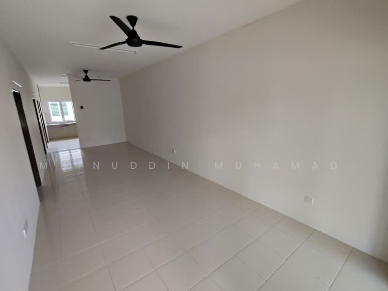 Rumah Teres 1 Tingkat untuk Disewa di Sitiawan (Perak) - Muinuddin Muhamad - Living Room - PropertyGuru.com.my