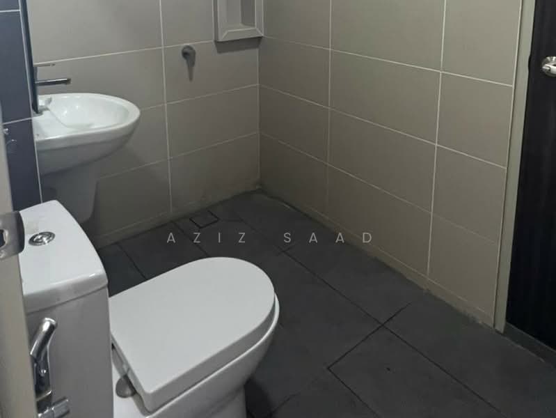 Rumah Teres 2 Tingkat untuk Dijual di Shah Alam (Selangor) - Aziz Saad - Bathroom - PropertyGuru.com.my