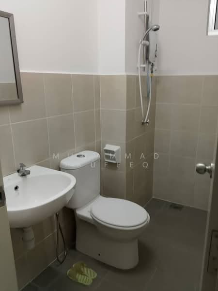 Apartment for Rent at Safira Apartment - Muhammad Taufeeq - Bathroom - PropertyGuru.com.my