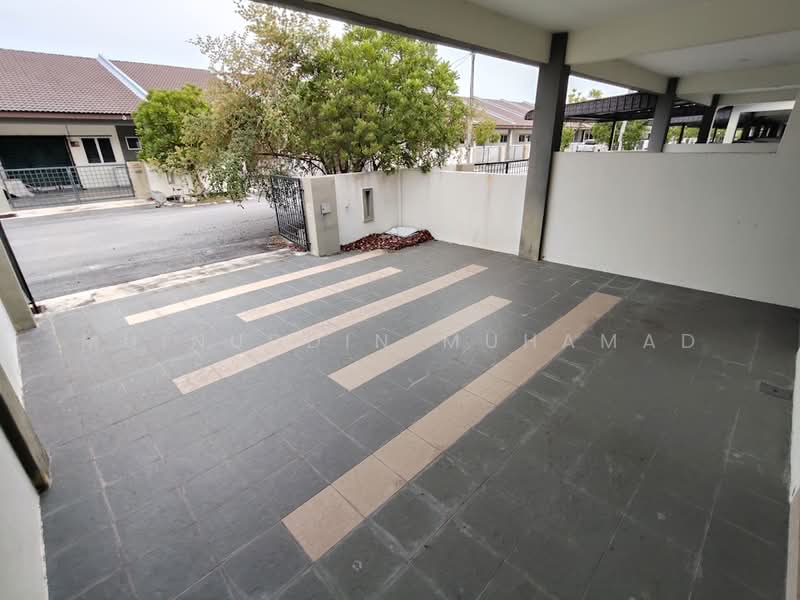 1-storey Terraced House for Sale in Sitiawan (Perak) - Muinuddin Muhamad - Exterior - PropertyGuru.com.my