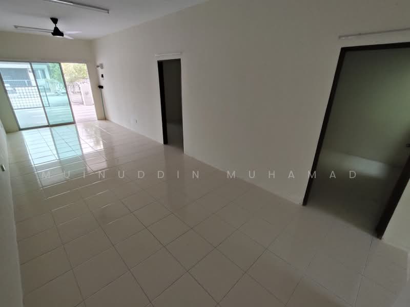 1-storey Terraced House for Sale in Sitiawan (Perak) - Muinuddin Muhamad - Living Room - PropertyGuru.com.my