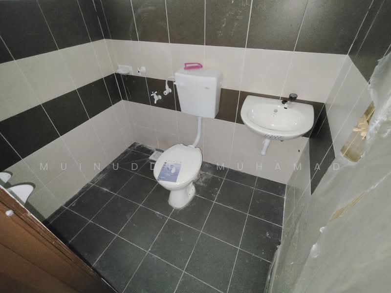 1-storey Terraced House for Sale in Sitiawan (Perak) - Muinuddin Muhamad - Bathroom - PropertyGuru.com.my