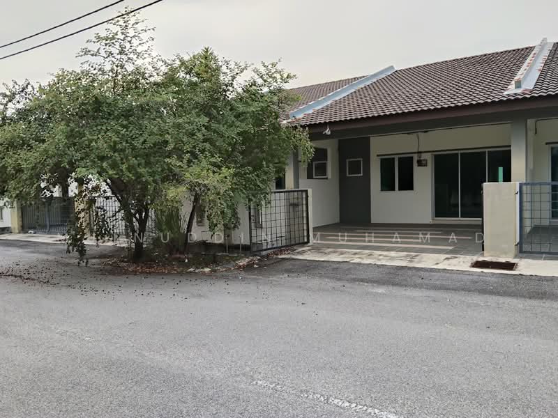 1-storey Terraced House for Sale in Sitiawan (Perak) - Muinuddin Muhamad - Exterior - PropertyGuru.com.my