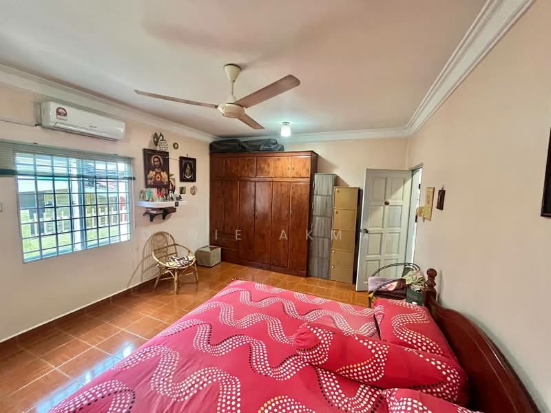 Rumah Banglo untuk Dijual di Kuala Lumpur (Kuala Lumpur) - Dinie Akmal - Bedroom - PropertyGuru.com.my