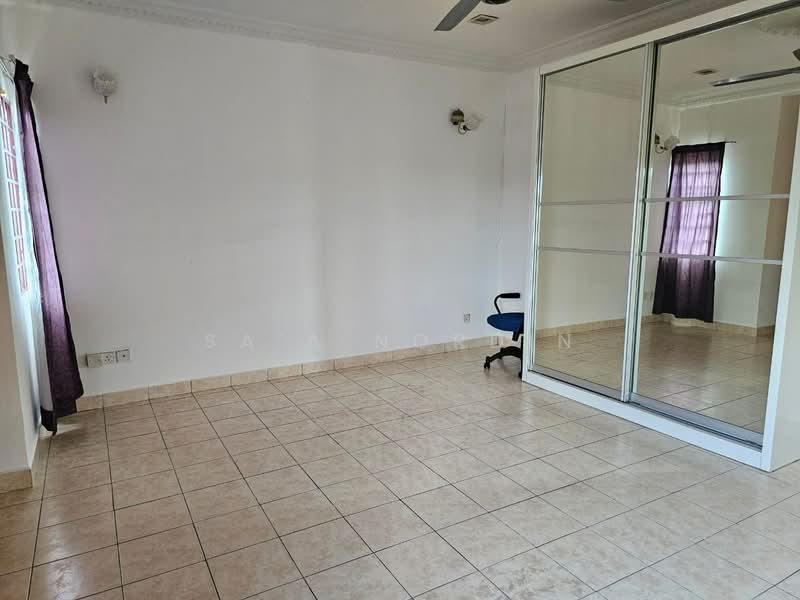 2-storey Terraced House for Sale in Bukit Jelutong (Shah Alam) - Sa'a Nordin - PropertyGuru.com.my